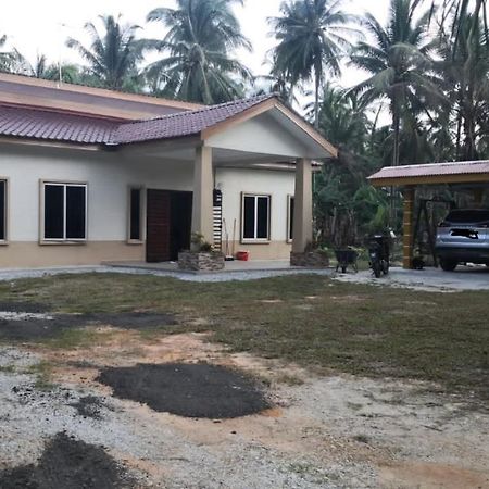 R & R Homestay Tanjung Karang Eksteriør bilde